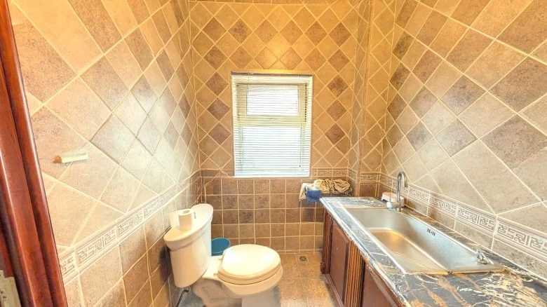 Maidi Manor - View 15