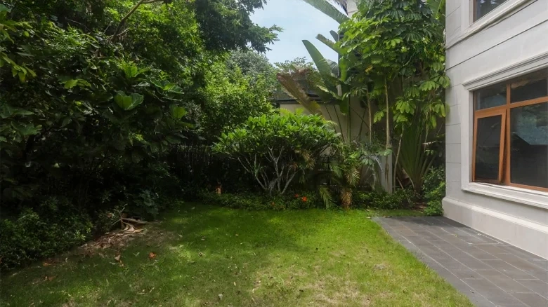 Green City · Hibiscus Tide Chime - View 26