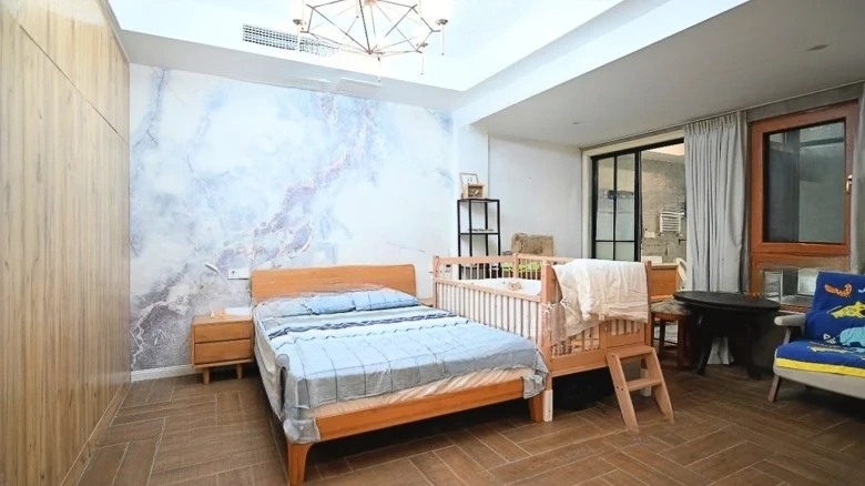 Magnificent Island Facing Two Rivers and Government Offices - View 14