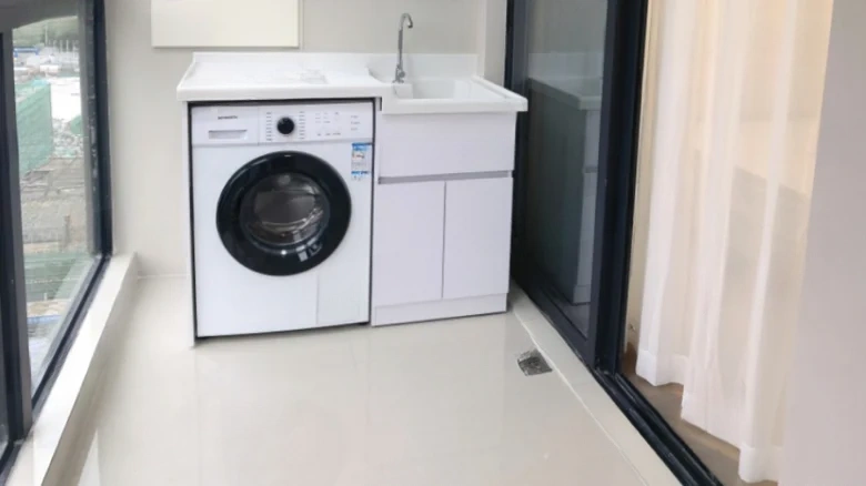 Cloudy River Grand Courtyard - View 5