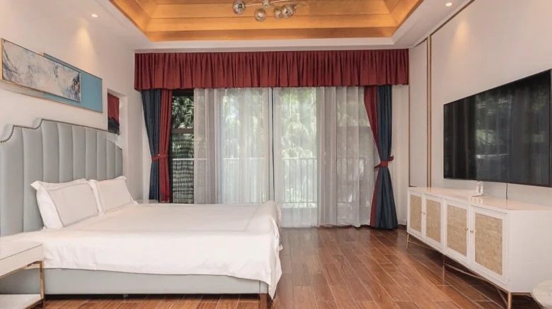 Ronaldo Sanya Bay Harbor Area One - View 3