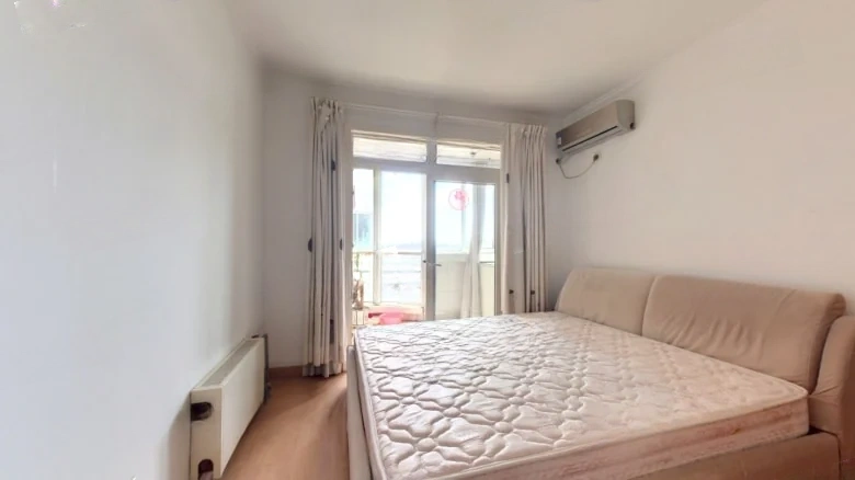 Elegant Clear Garden - View 3