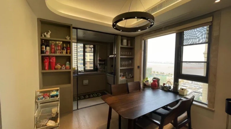 Wai Tan First Government Building - View 3