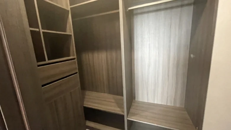 Zhaoshang Diamond Hill Venture Ltd.或其他根据上下文适合的英文名称表达，由于“招商”在这里可以是公司名也可以解释为“吸引投资”的意思，具体需要看语境。如果“招商”特指某个公司，则建议使用 - View 7