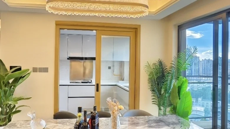 Cloud and Center - View 8