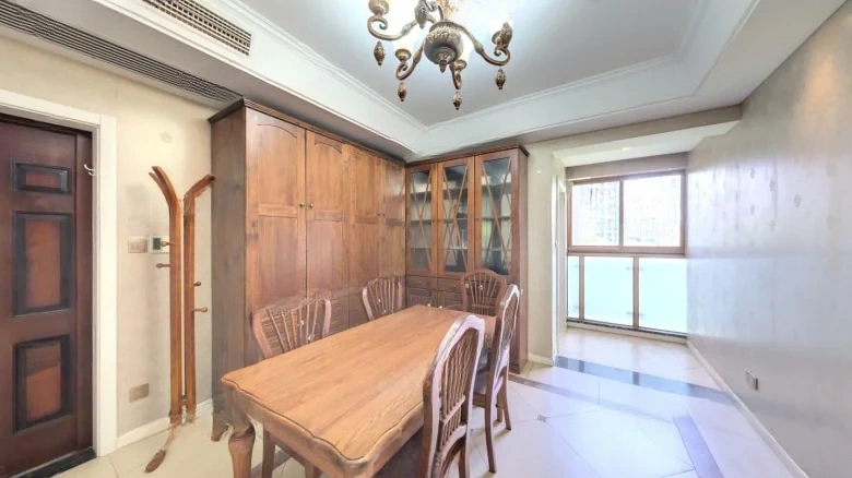 Golden Foundation Courtyard Mansion - View 5