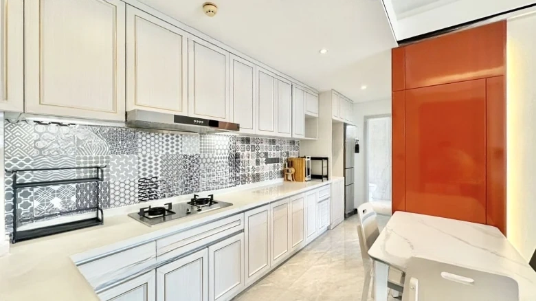 Mountain-Cloud Brocade - View 3