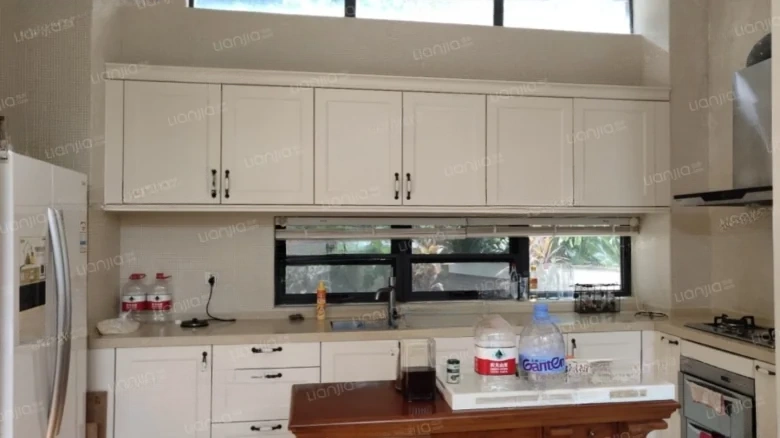 Runda Sanya Bay · Gering District Villa - View 9