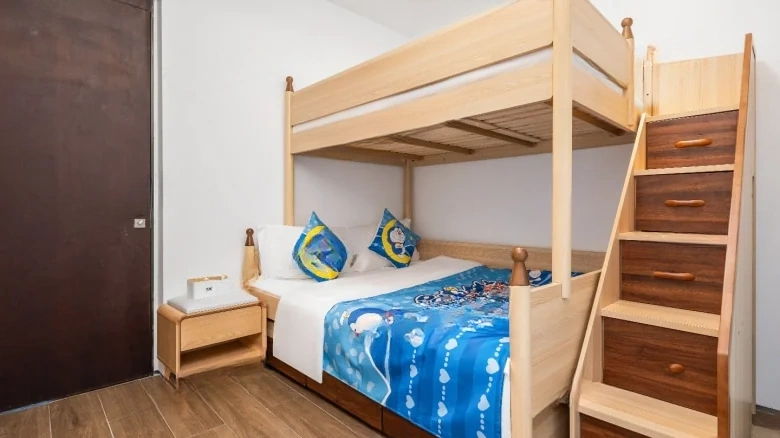 Guo Guang · Crabapple Blossom - View 2