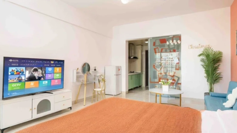 Sanya Golden Phoenix Seaview Apartment - View 2