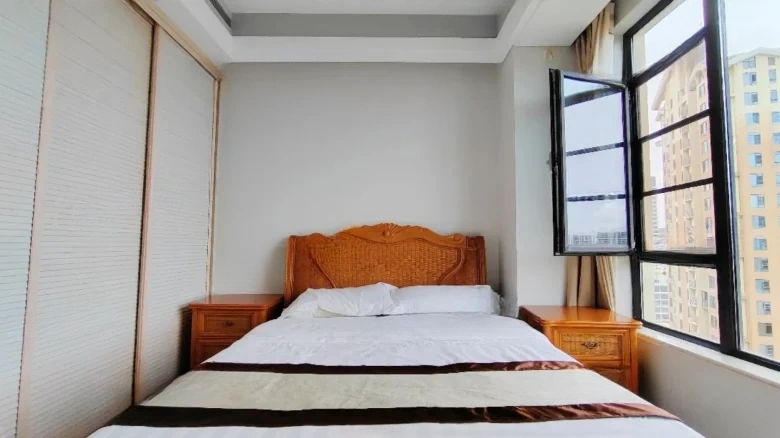 China Railway Ziyuetai - View 2