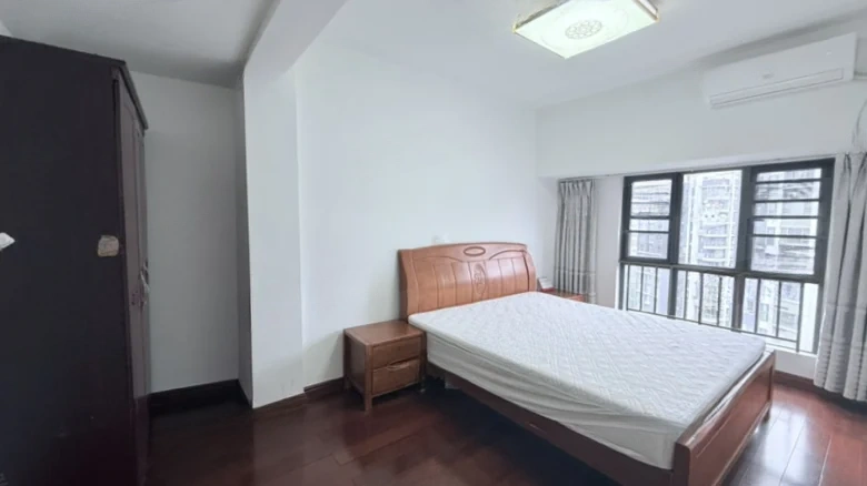 Zhouda Dongfang Bahamas, which translates to "Zhouda Oriental Bahamas". - View 2