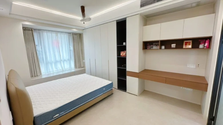 Royal View Mansion - View 4