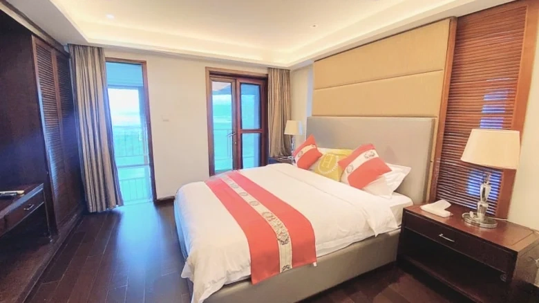 Half Mountain Peninsula Central Sea View Boulevard - View 2