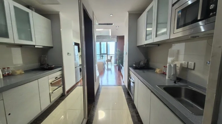 China Railway Qingdao Center - View 2