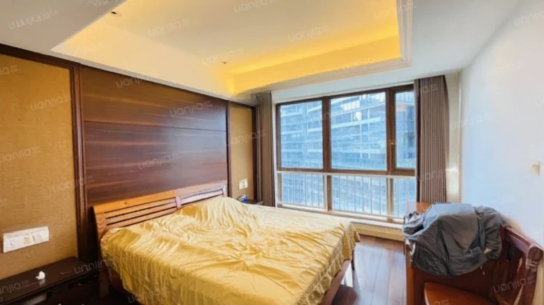 Half Mountain Peninsula · Central Sea View Boulevard - View 3