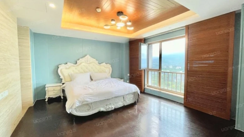 Central Seaview Avenue, Peninsula Hill - View 2