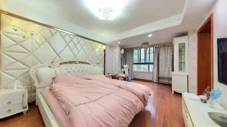 Bright Central Dragon Prosperity Home Apartment - View 2