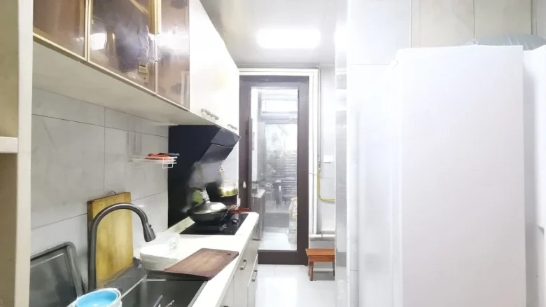 Jadeite Manor - View 15