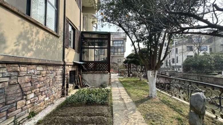 Peninsula Mansion - View 23