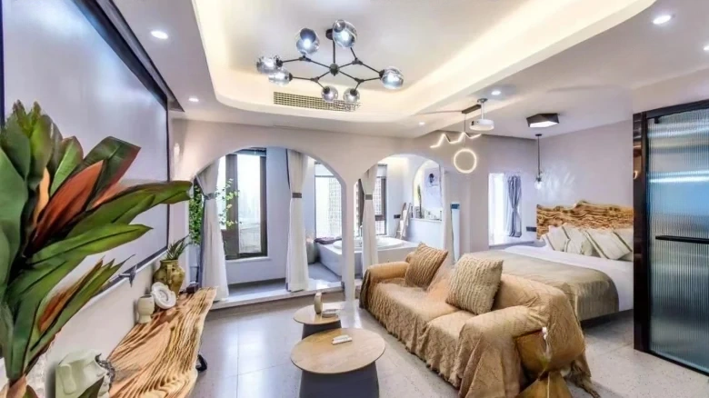 Rongshuo White Elephant Street - View 2