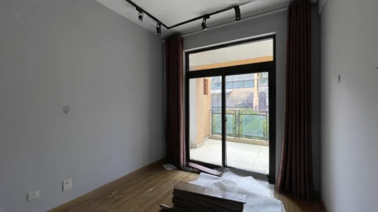 Dianchi Creek Valley - View 5