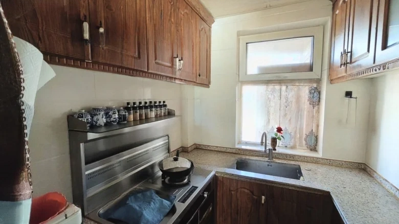 Midi Manor - View 10