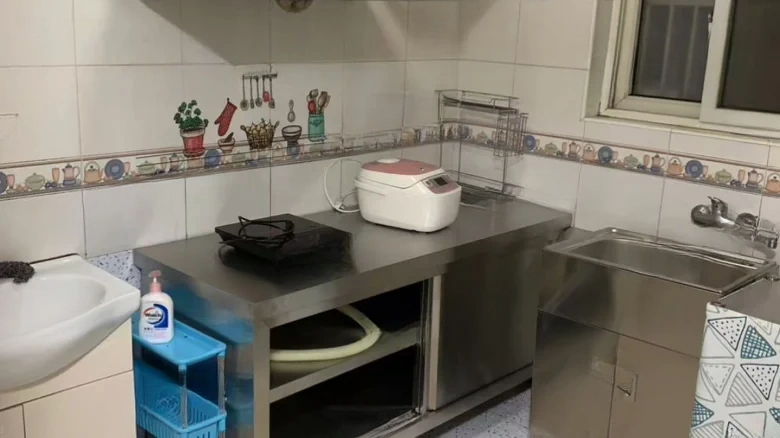 White Jade Tower Complex - View 3