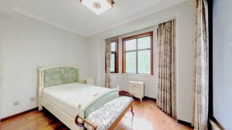 Zhonghai Shang Hu Shi Jia - View 2