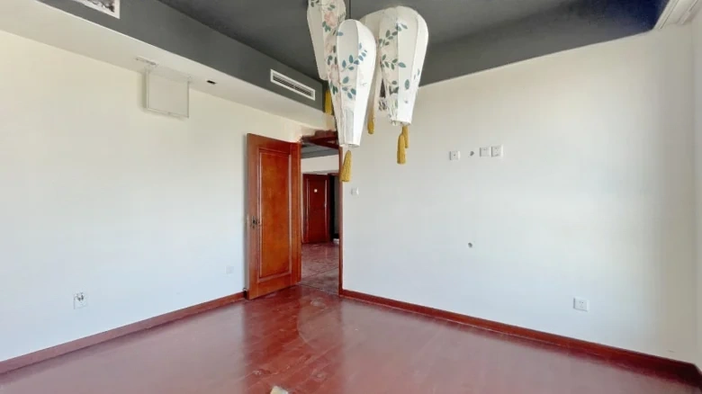 Hua Wo Tower - View 2