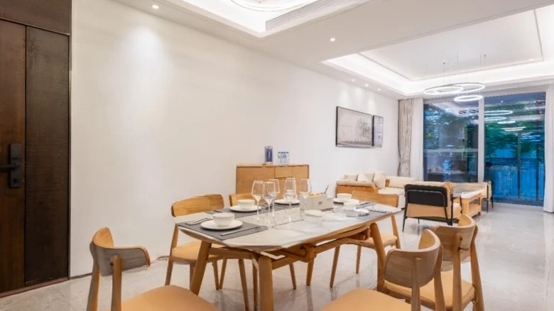 Guo Guang · Crabapple Blossom - View 5