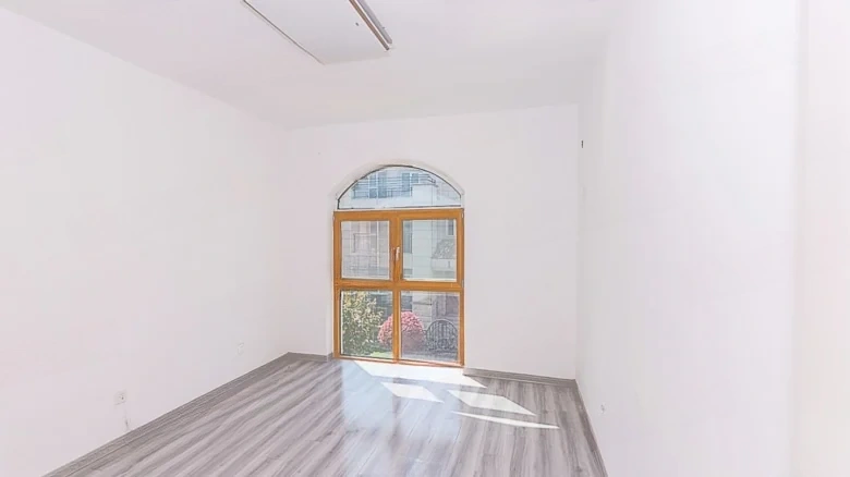 Aurora Manor Court - View 9