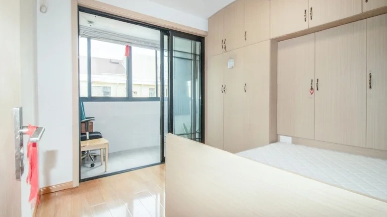 Temple Front Beach - View 2