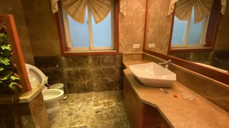 West Suburbs Manor - View 11