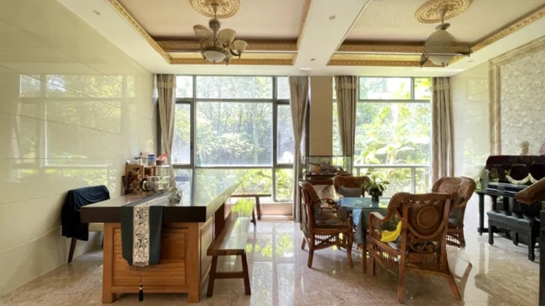 Kunming Dianchi Golf Club - View 10