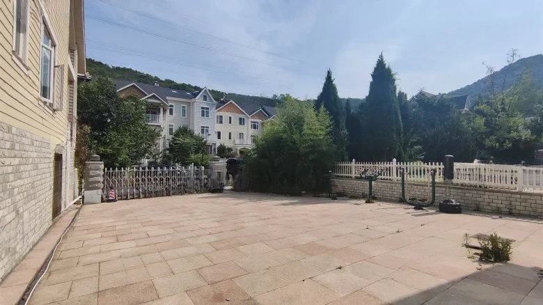 Maple Bridge Garden - View 26