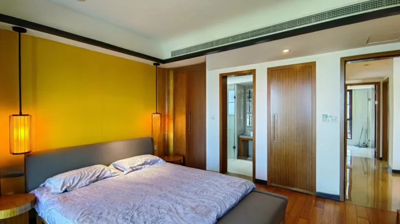 Half Mountain Peninsula - View 3