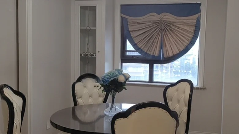 Ten Thousand Academies Road 7号 In English translations of place names, it's common to keep certain words in their original form, such as - View 5