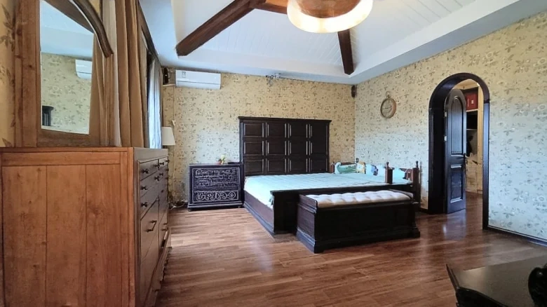 Longhu Xiangti Stroll - View 4