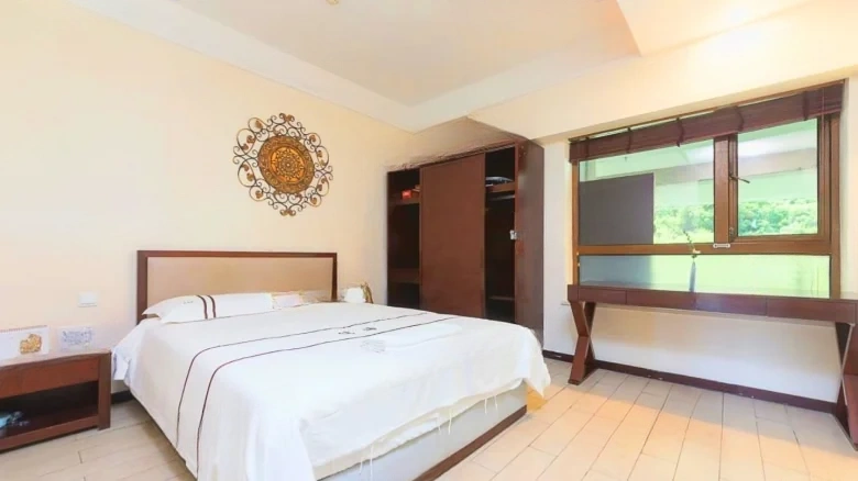 Half Mountain Peninsula Donghai Bay Phase III - View 1