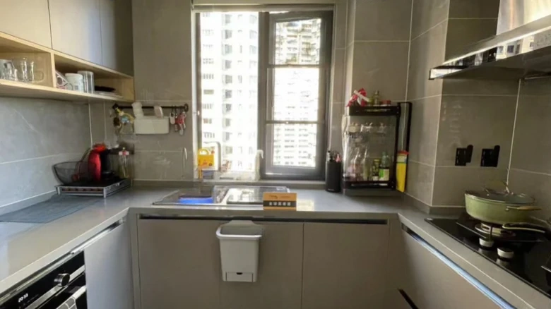 Wai Tan First Government Building - View 7