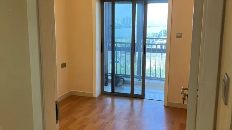 Paul International Square - View 1