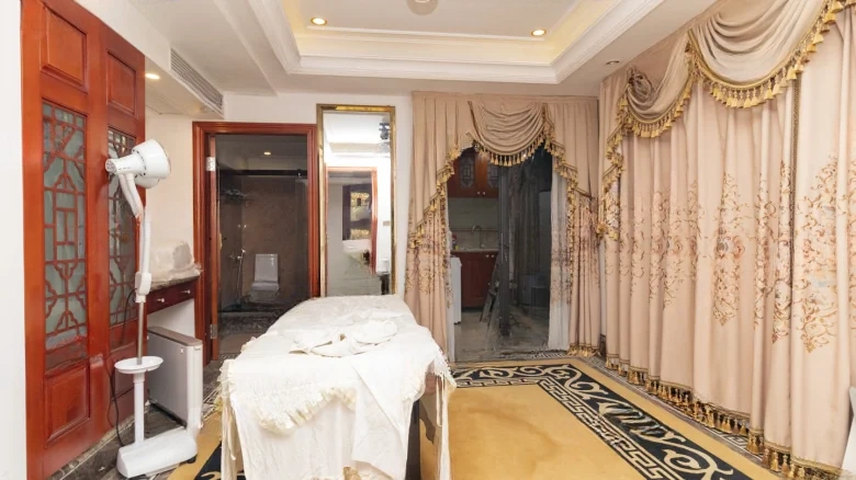 Huaren She Mountain Nine Mile Complex - View 3