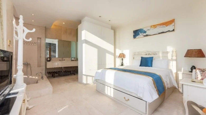 Half Mountain Peninsula Twin Bays Phase II - View 4