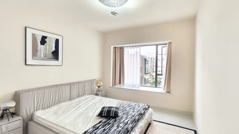 Jade Lake Premier - View 4