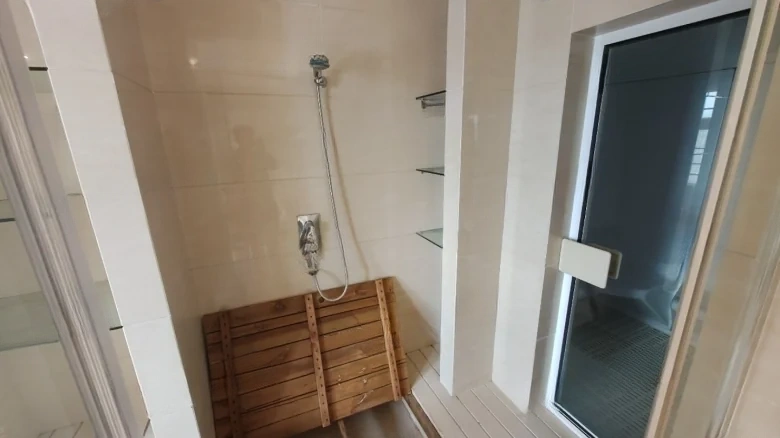 Jade Feather Crimson Dawn - View 16