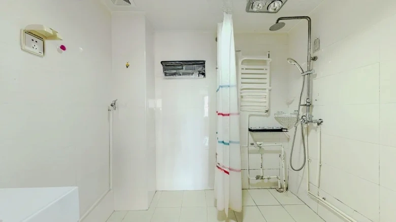 He Ping Li Central Street 3 Courtyard - View 7