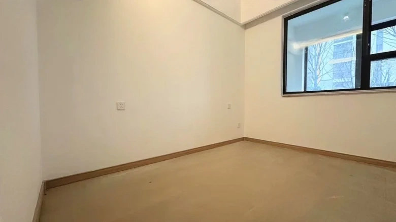 Riverside Grand Mansion - View 2