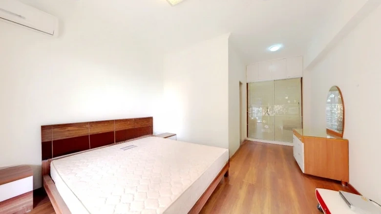 Head Master - View 3