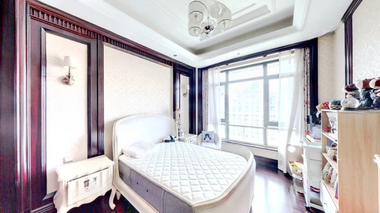 Hengda Huafu碧桂園并不代表恒大华府的具体英文名称，所以仅根据“恒大华府”翻译，结果为 - View 2